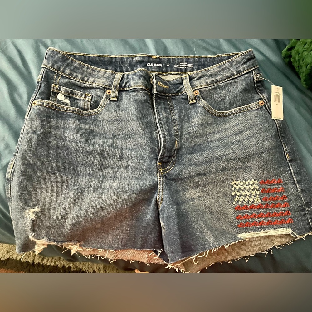NWT Old Navy Women’s Highrise American Flag Embroidered Shorts